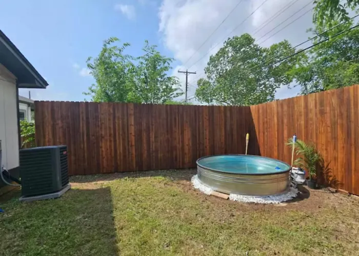 Worth Hideaway With Pool And Games Ferienhaus Fort Worth